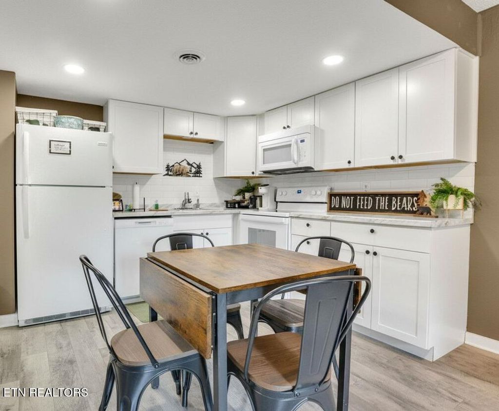 Photo of 1081 Cove Rd #612, Sevierville, TN 37876 (MLS # 1324617)