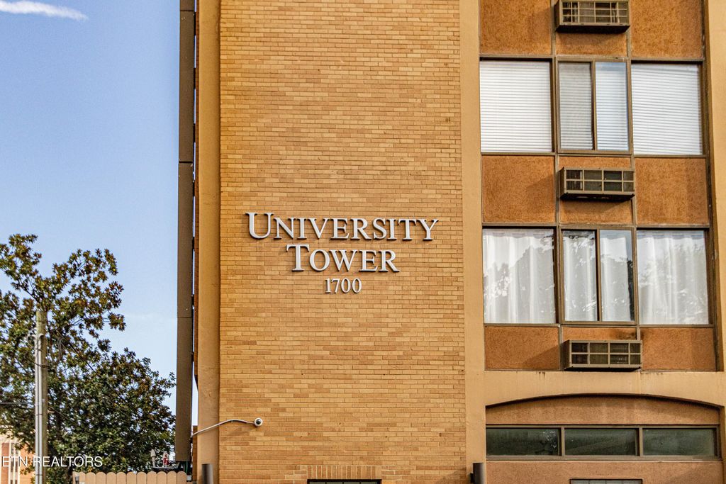 Photo of 1700 Clinch Ave Ave #310, Knoxville, TN 37916 (MLS # 1314400)