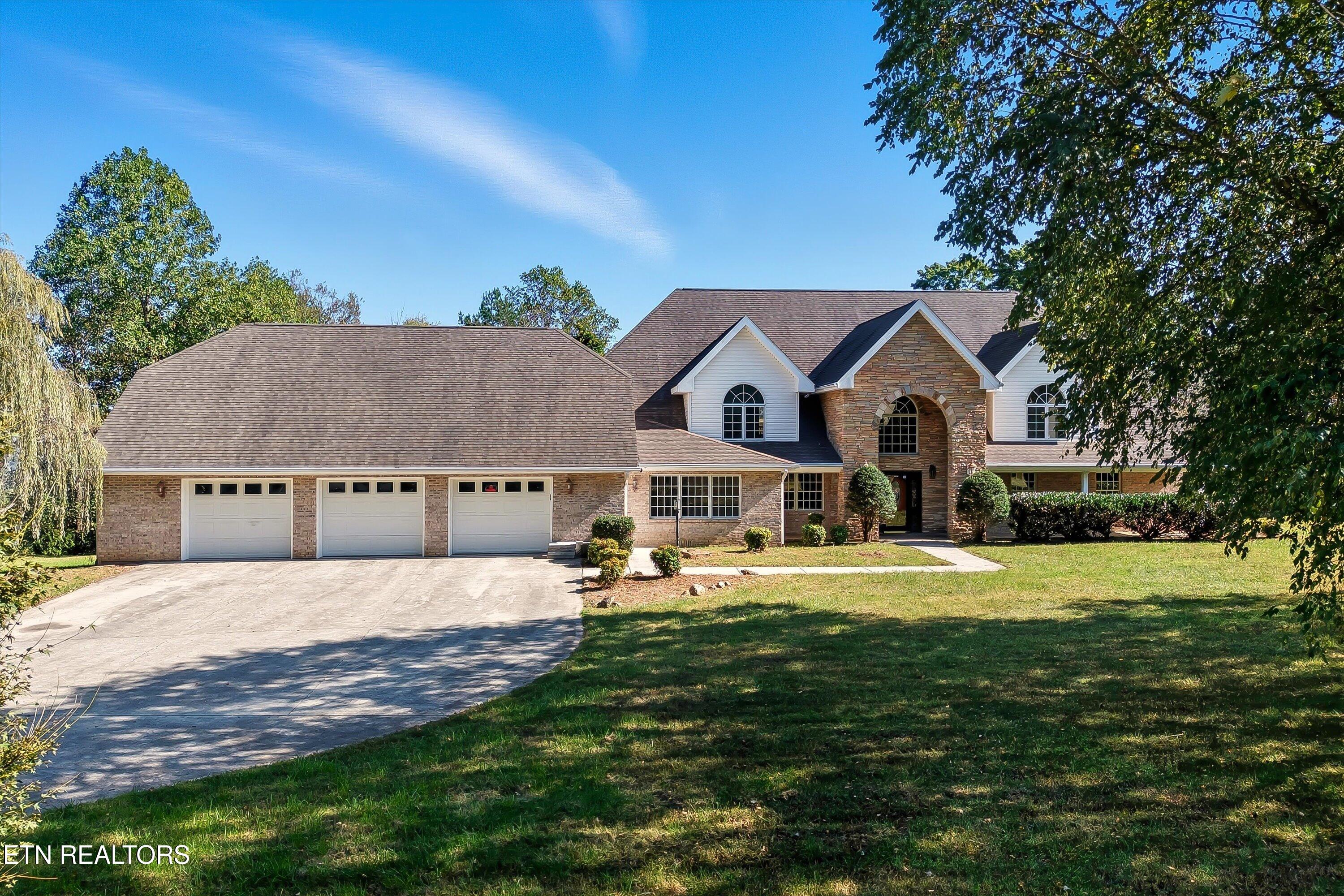 7112 Warren Lane