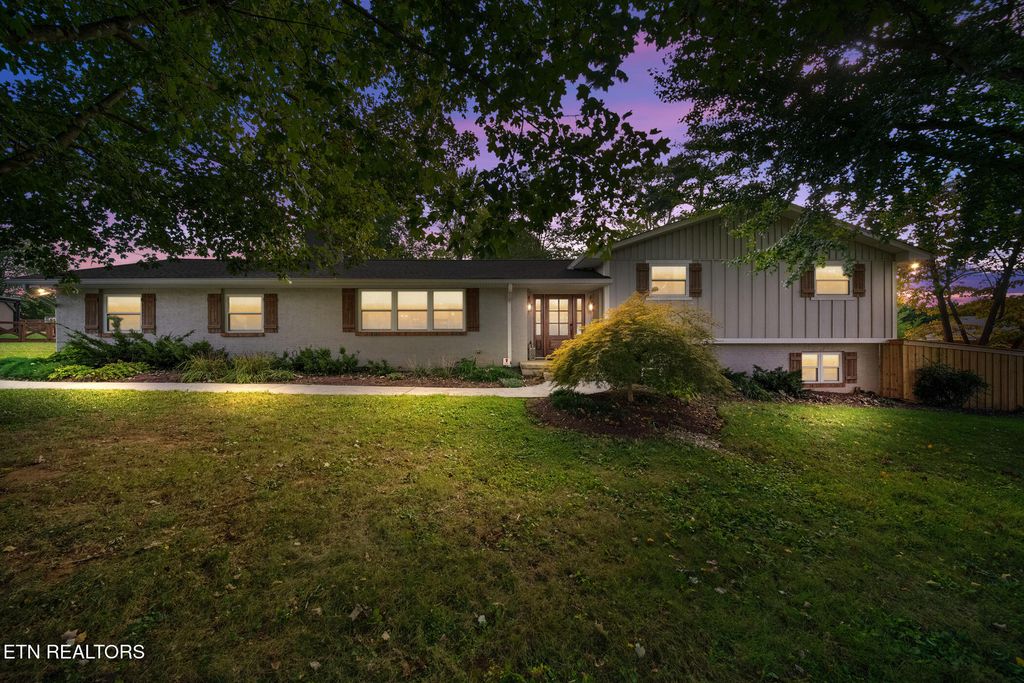 Photo of 8220 Bennington Drive, Knoxville, TN 37909 (MLS # 1318323)