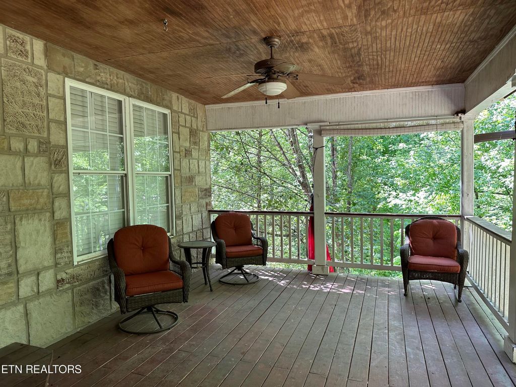 Photo of 261 Jackson Hill Rd, Oliver Springs, TN 37840 (MLS # 1265660)