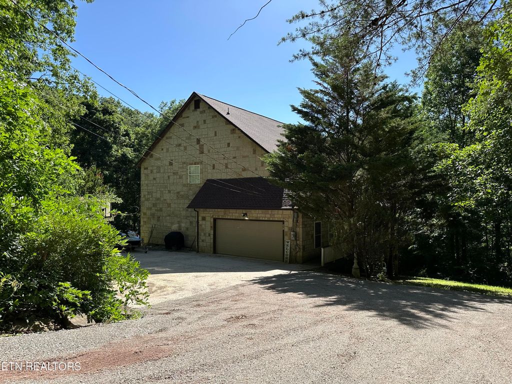 Photo of 261 Jackson Hill Rd, Oliver Springs, TN 37840 (MLS # 1265660)