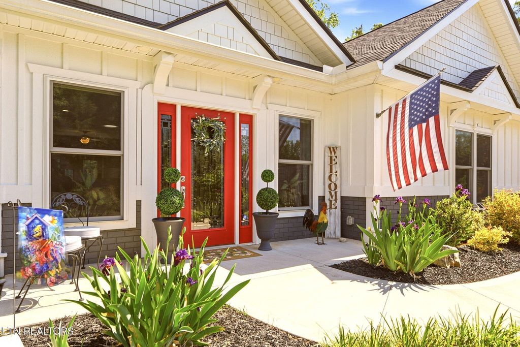 Photo of 106 Chatuga Dr/ 103 Tsuhdatsi Dr Dr, Loudon, TN 37774 (MLS # 1338430)