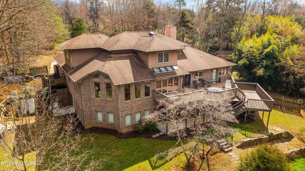 Photo of 3031 Shadow Brook Drive, Maryville, TN 37803 (MLS # 1331979)