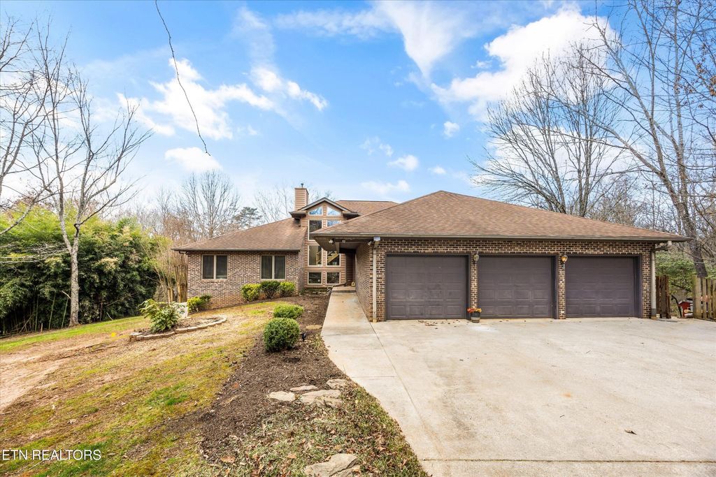 Photo of 3031 Shadow Brook Drive, Maryville, TN 37803 (MLS # 1331979)