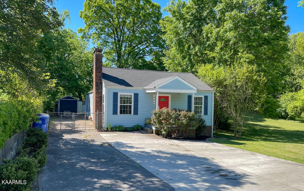 Photo of 966 Poplar St, Alcoa, TN 37701 (MLS # 1226515)
