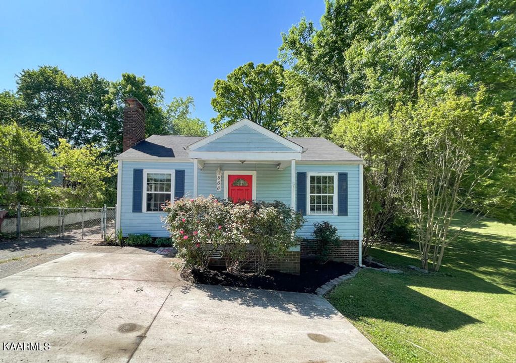 Photo of 966 Poplar St, Alcoa, TN 37701 (MLS # 1226515)