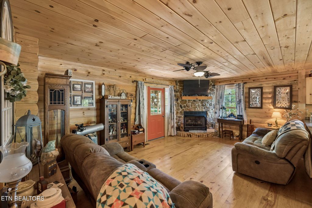 Photo of 1532 Turkey Creek Rd, Tellico Plains, TN 37385 (MLS # 1337139)