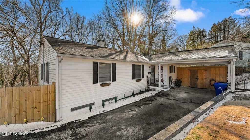 Photo of 335 East Drive, Oak Ridge, TN 37830 (MLS # 1328412)