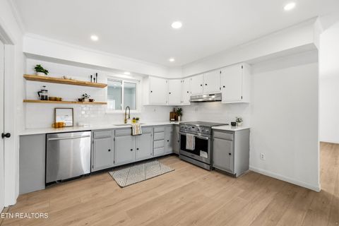 Tiny photo for 419 Greencrest Drive, Maryville, TN 37803 (MLS # 1328335)