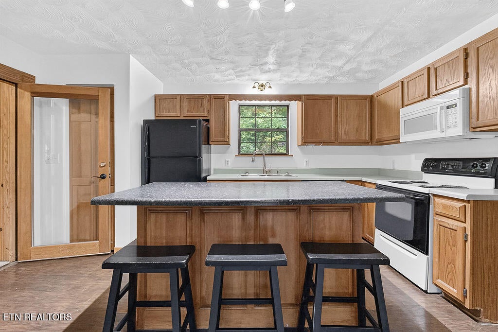 2817 Mountain View Circle