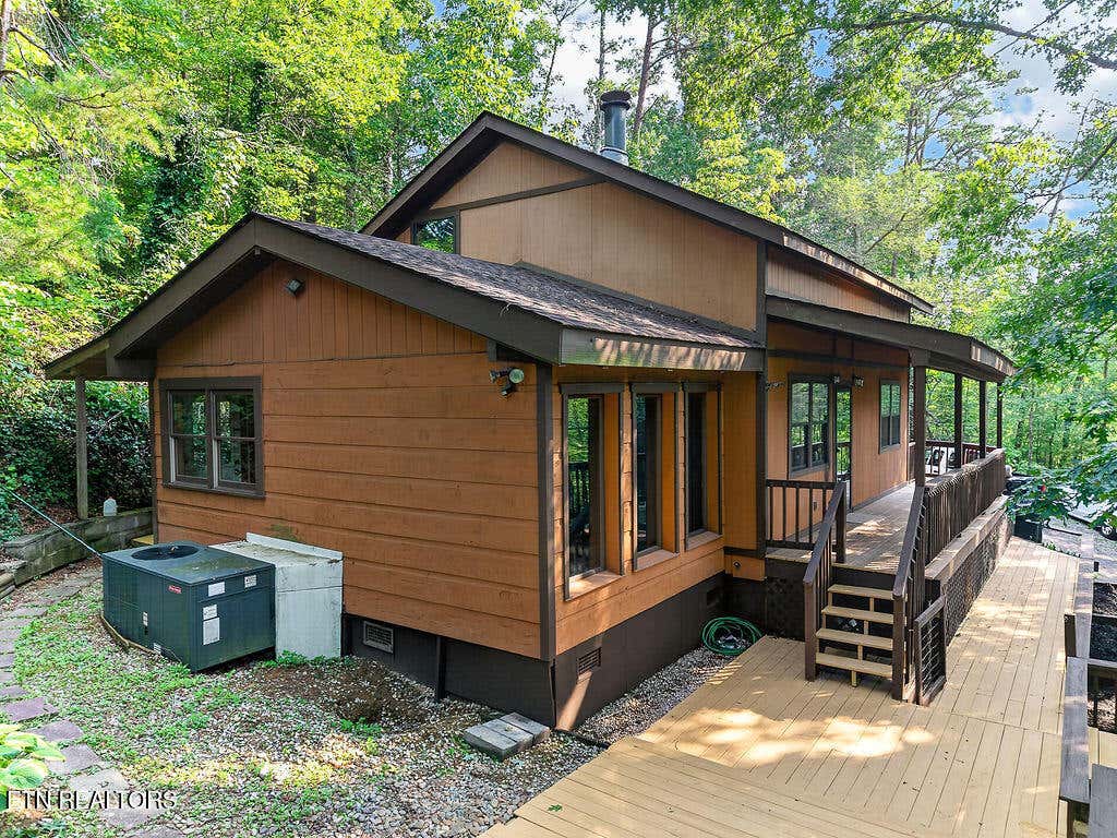 Photo of 2817 Mountain View Circle, Pigeon Forge, TN 37862 (MLS # 1350135)