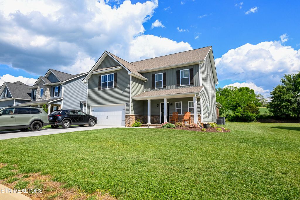 Photo of 2118 Tributary Drive, Sevierville, TN 37876 (MLS # 1337622)