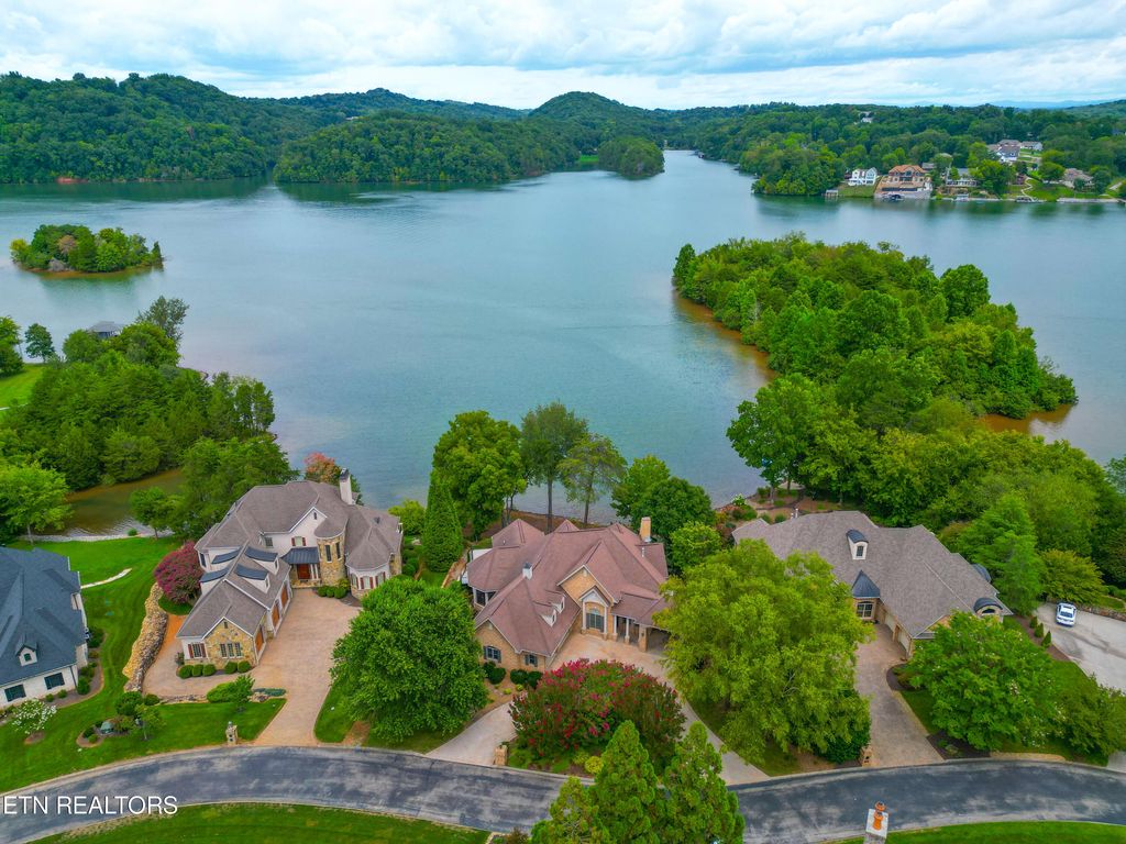 Photo of 490 Cormorant Drive, Vonore, TN 37885 (MLS # 1274030)