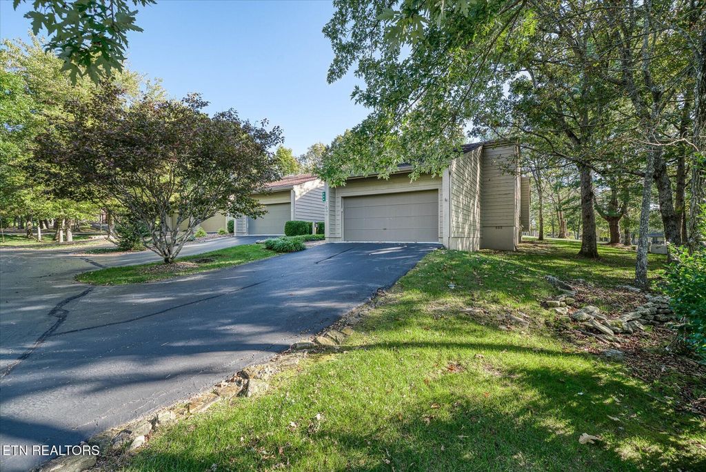 Photo of 504 Druid Landing, Crossville, TN 38558 (MLS # 1329497)