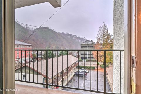 Tiny photo for 685 River Rd #306, Gatlinburg, TN 37738 (MLS # 1332036)