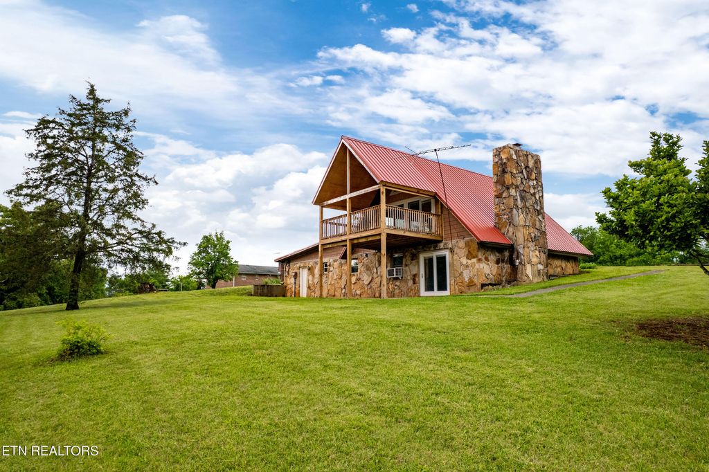 Photo of 1222 Mini Huskey Rd, Maryville, TN 37801 (MLS # 1339996)