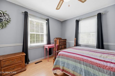 Tiny photo for 906 Riverview Drive, LaFollette, TN 37766 (MLS # 1334181)