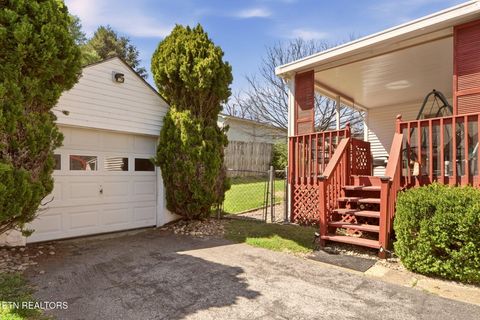 Tiny photo for 906 Riverview Drive, LaFollette, TN 37766 (MLS # 1334181)