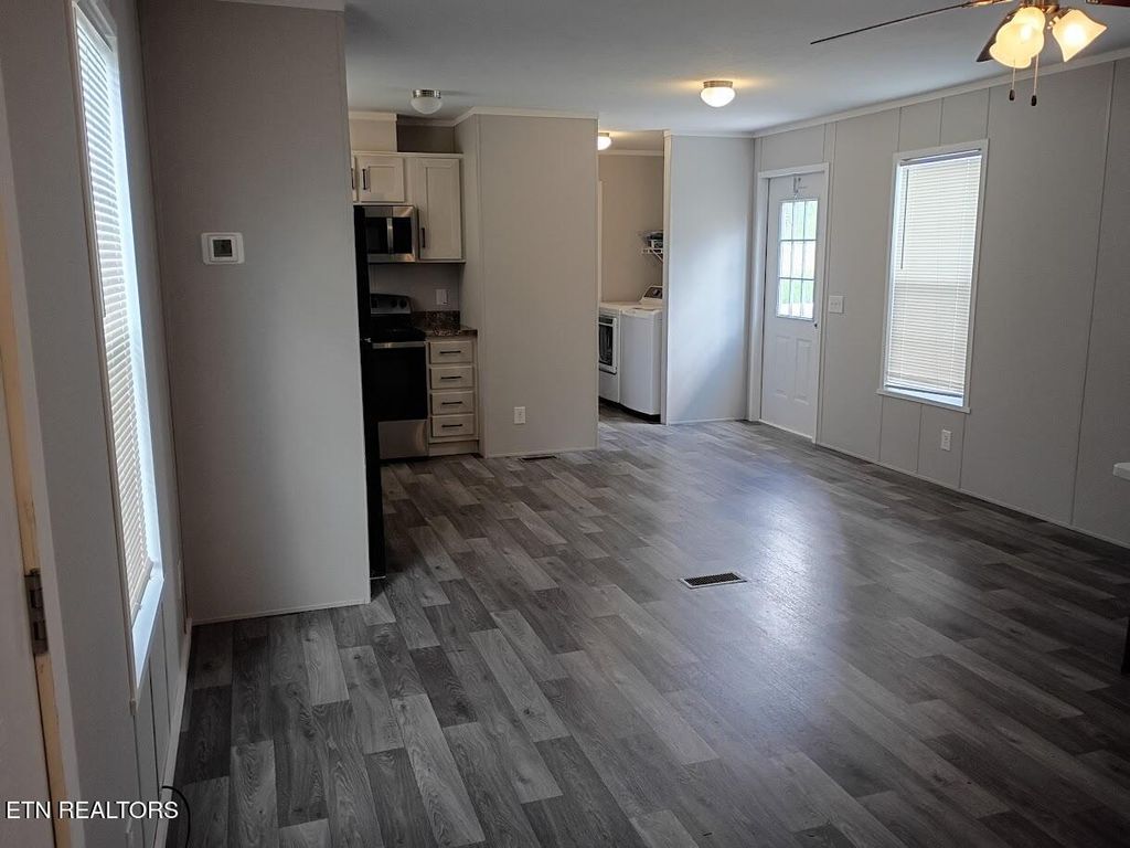 Photo of 222 Braddock St, Crossville, TN 38571 (MLS # 1337754)