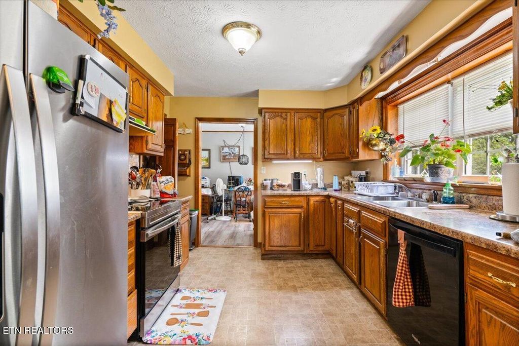 Photo of 279 Lake Lane, Caryville, TN 37714 (MLS # 1315549)