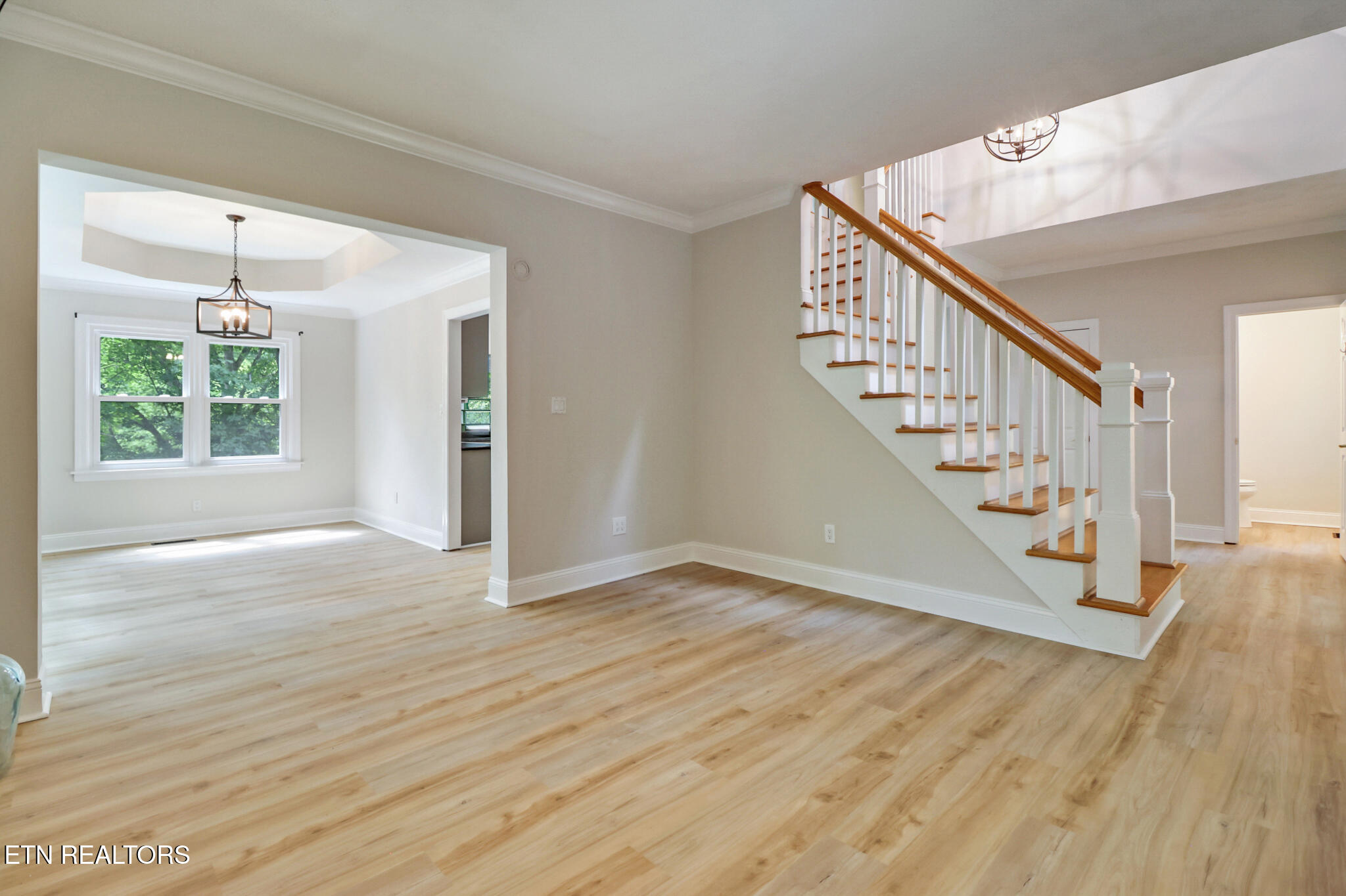 110 Lakecrest Lane