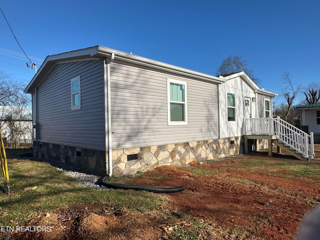 Photo of 645 Virginia St, Newport, TN 37821 (MLS # 1325096)