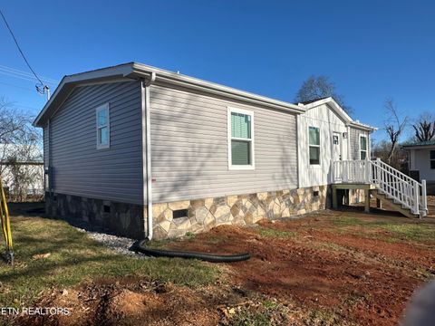 Photo of 645 Virginia St, Newport, TN 37821 (MLS # 1325096)