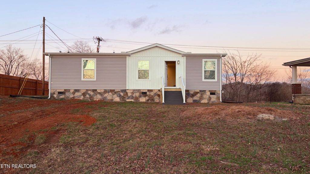 Photo of 645 Virginia St, Newport, TN 37821 (MLS # 1325096)