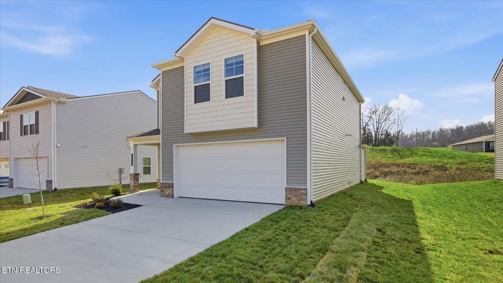 Photo of 216 N Rolling Meadows Drive, Harriman, TN 37748 (MLS # 1322402)