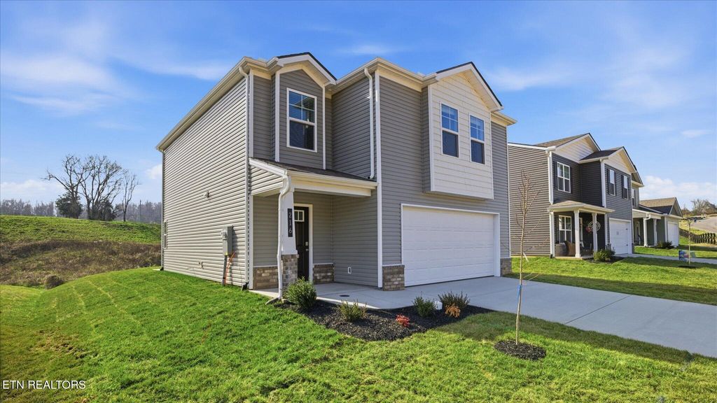 Photo of 216 N Rolling Meadows Drive, Harriman, TN 37748 (MLS # 1322402)