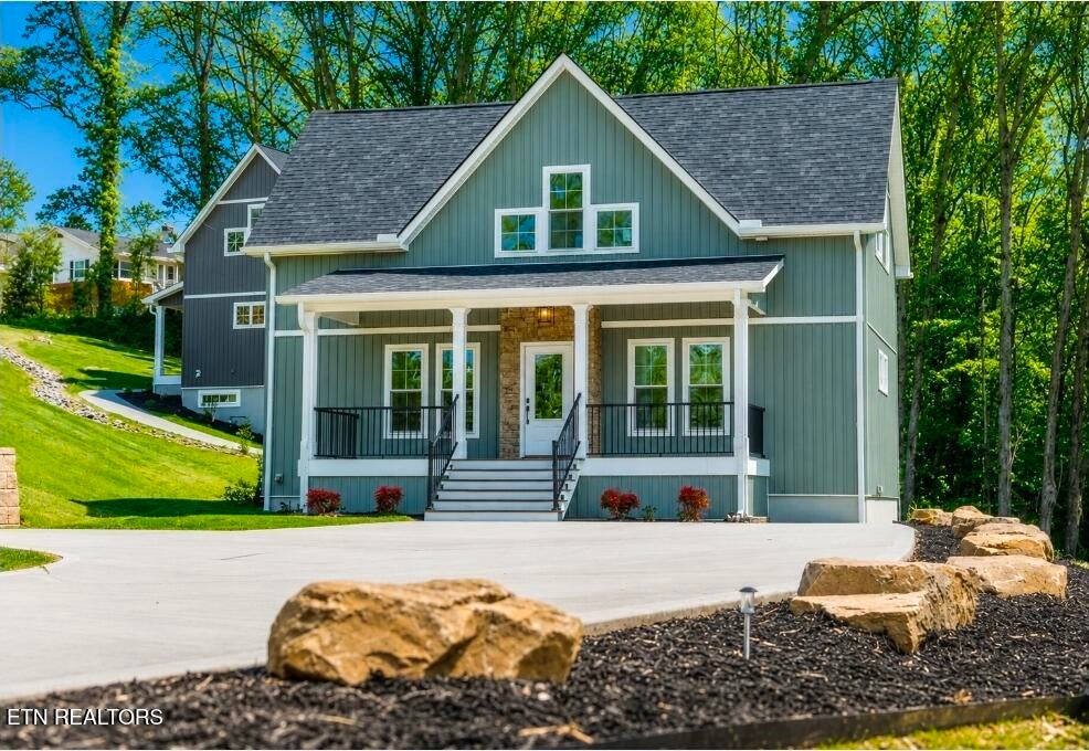 Photo of 158 California Ave, Oak Ridge, TN 37830 (MLS # 1327539)