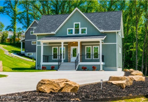 Photo of 158 California Ave, Oak Ridge, TN 37830 (MLS # 1327539)
