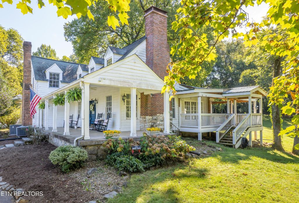 Photo of 200 S Carter School Rd, Strawberry Plains, TN 37871 (MLS # 1313009)