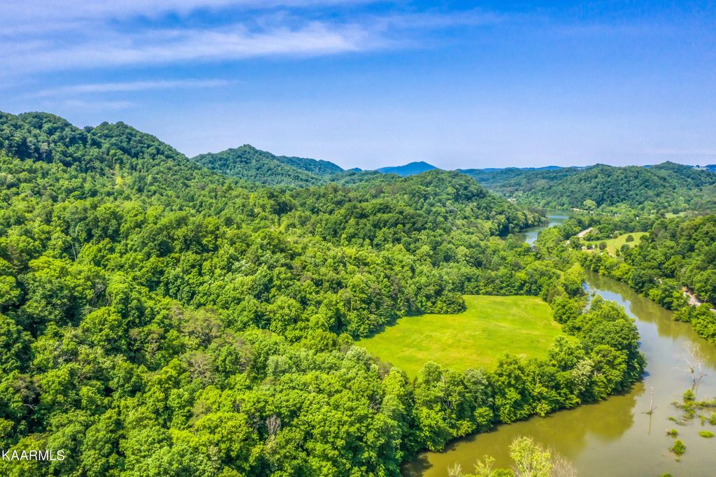 Photo of 114 State Hwy 33, Tazewell, TN 37879 (MLS # 1194055)