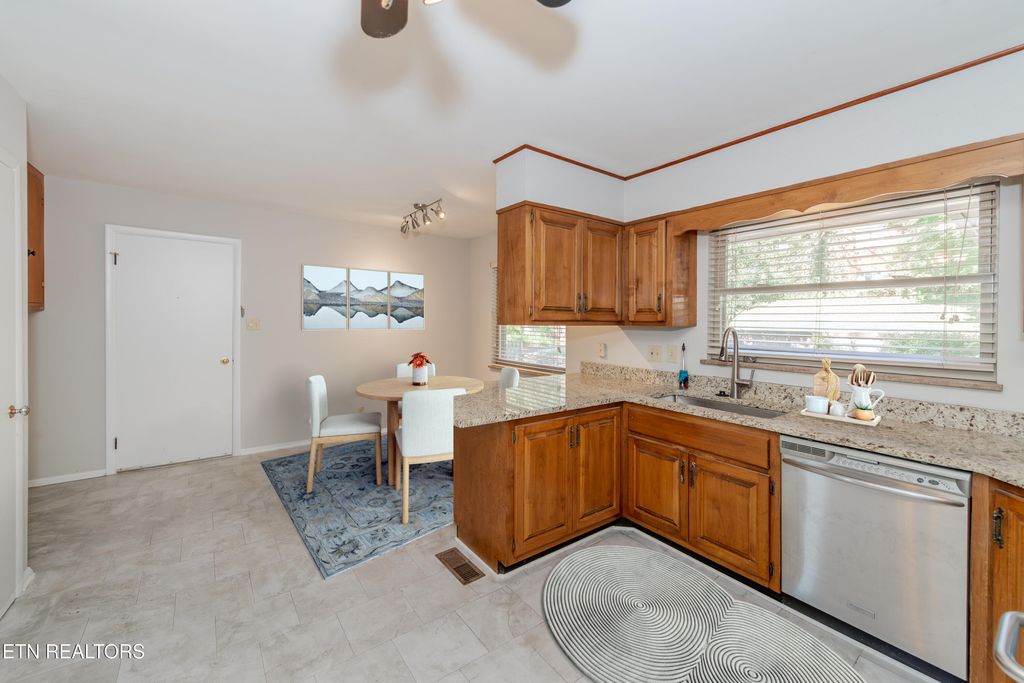 Photo of 600 Churchill Rd, Knoxville, TN 37909 (MLS # 1318852)