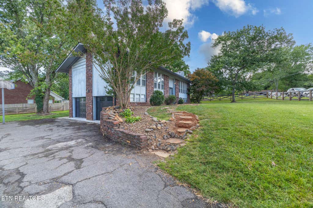 Photo of 9000 Stately Circle, Knoxville, TN 37923 (MLS # 1345929)