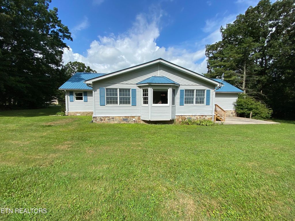 Photo of 2565 Dunbar Rd, Crossville, TN 38572 (MLS # 1308704)