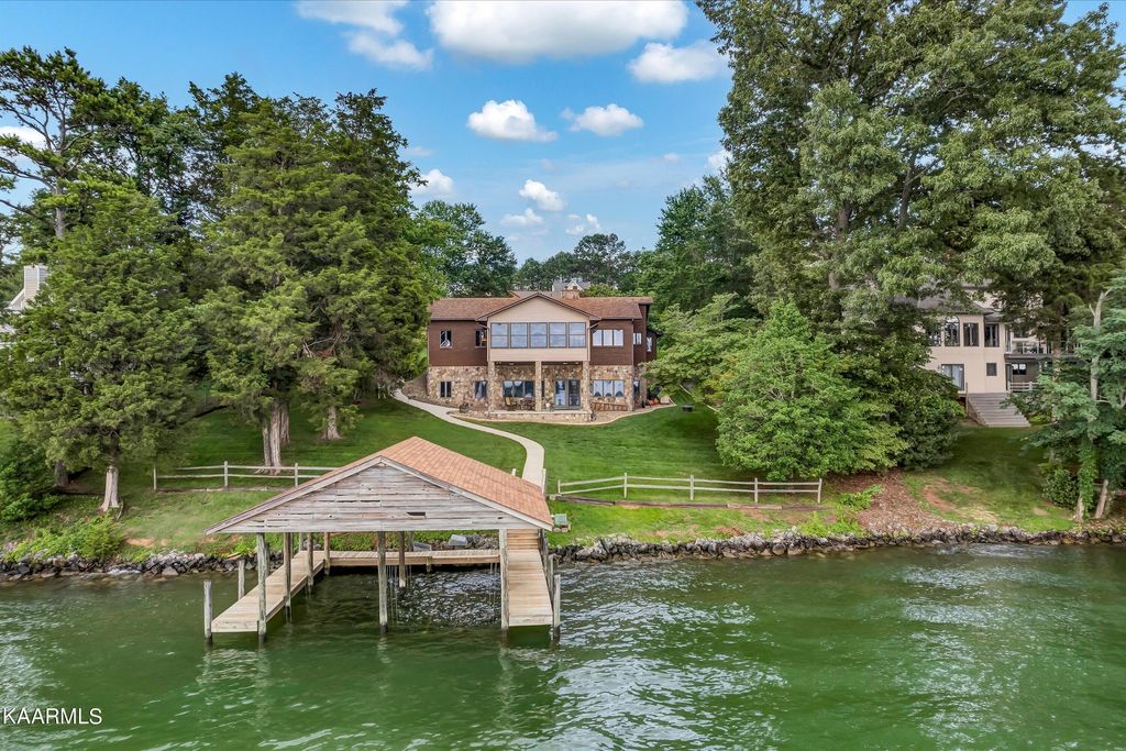 Photo of 312 Southshore Drive, Greenback, TN 37742 (MLS # 1233583)