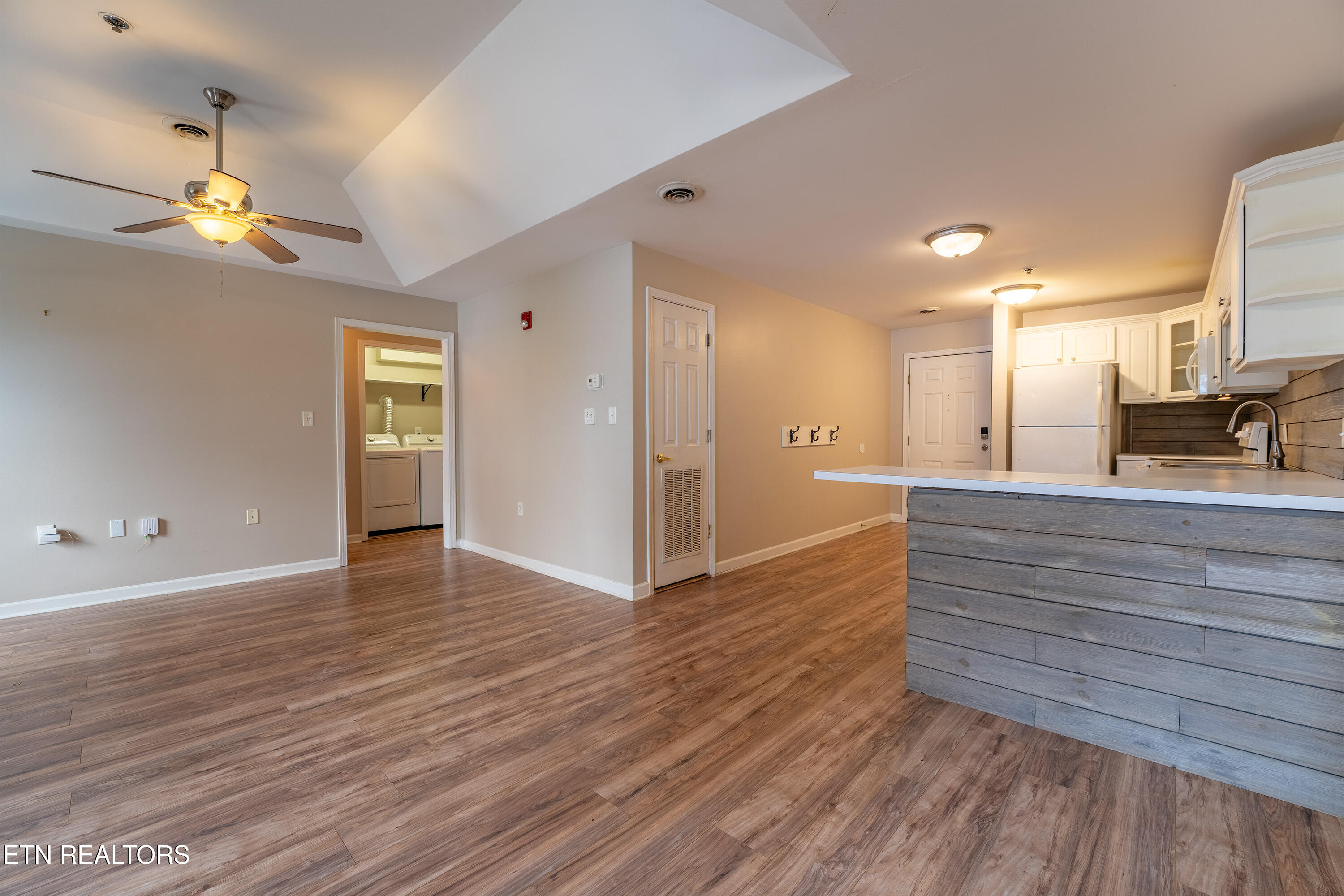1636 Queen Anne Way