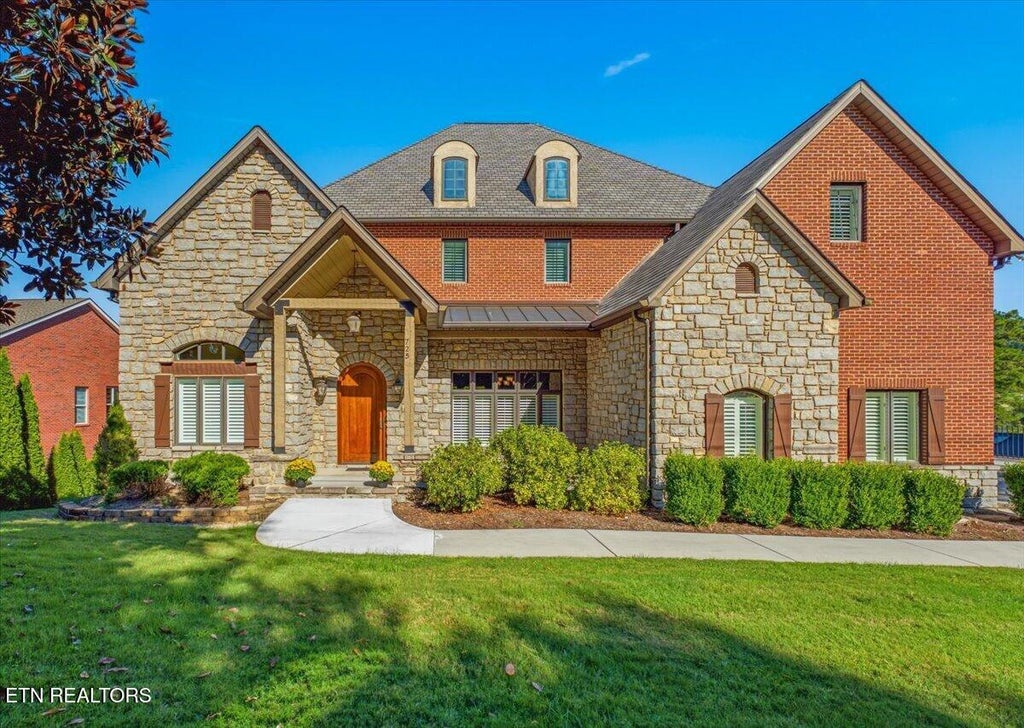 Photo of 725 Riverchase Rd, Lenoir City, TN 37772 (MLS # 1358655)