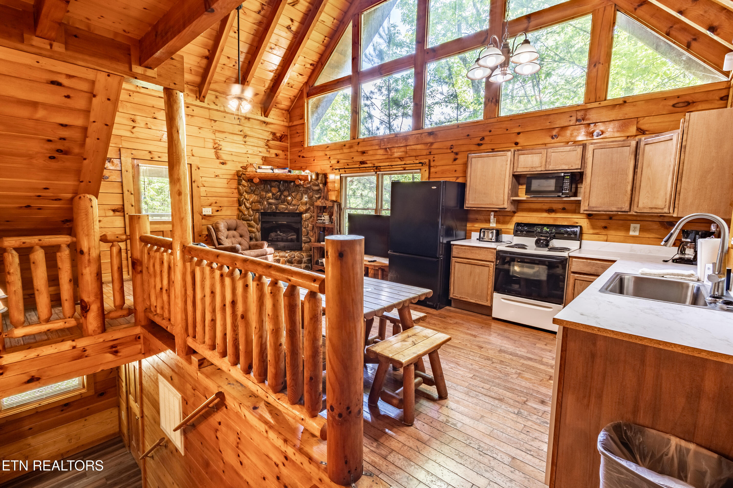 1005 Beach Hollow Court