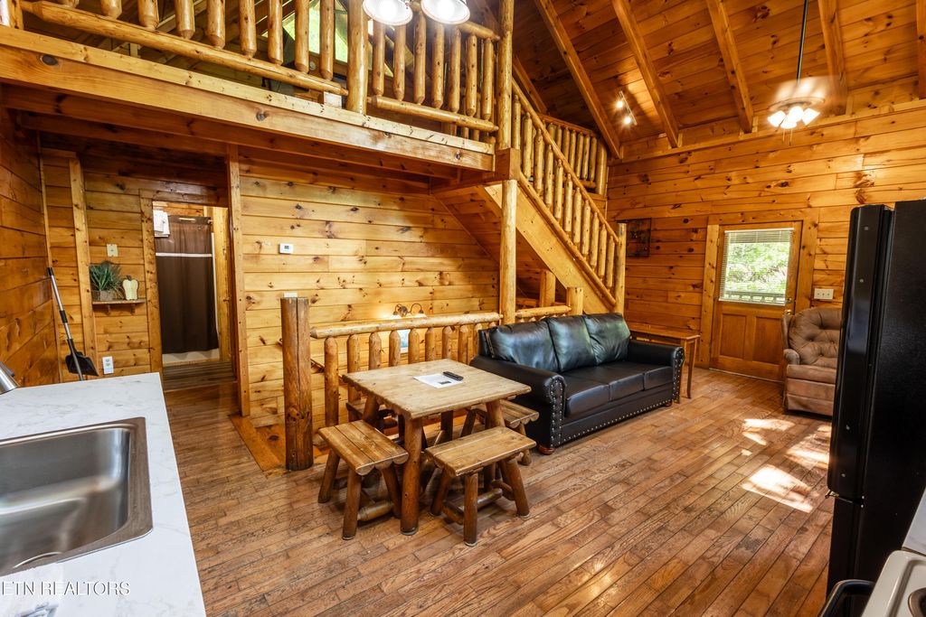 Photo of 1005 Beach Hollow Court, Sevierville, TN 37876 (MLS # 1299861)