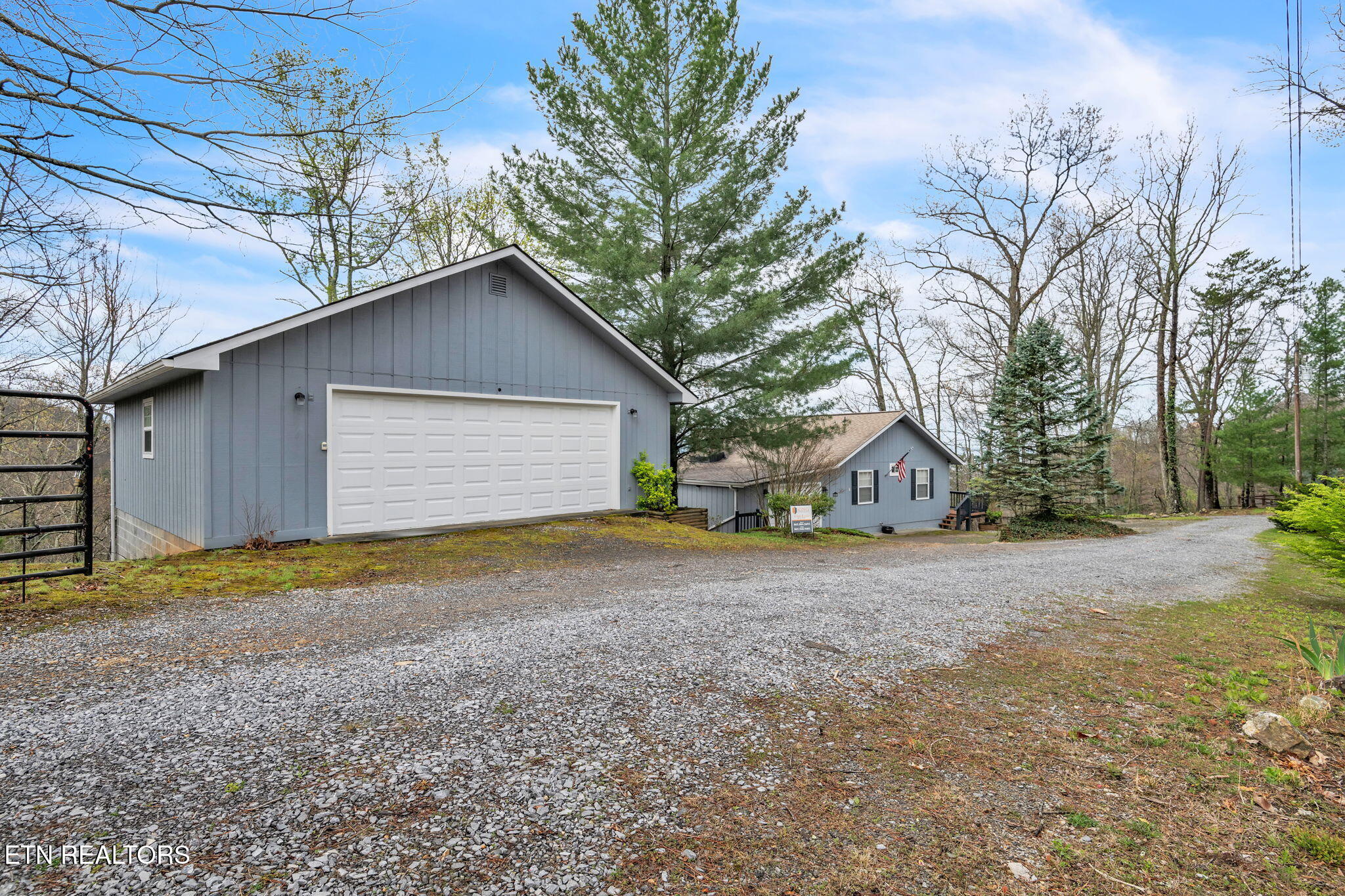 1009 Old Laurel Lane