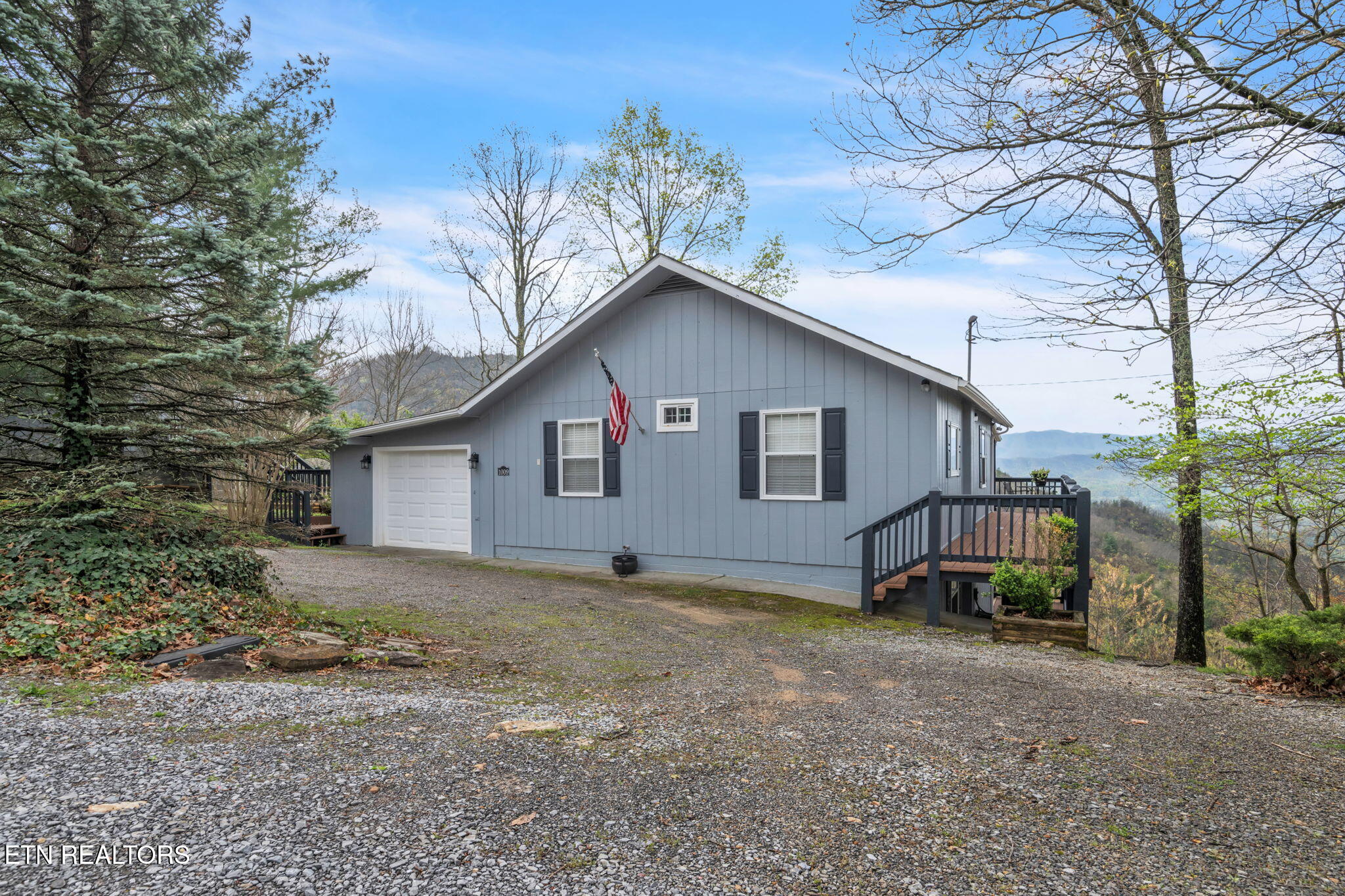1009 Old Laurel Lane