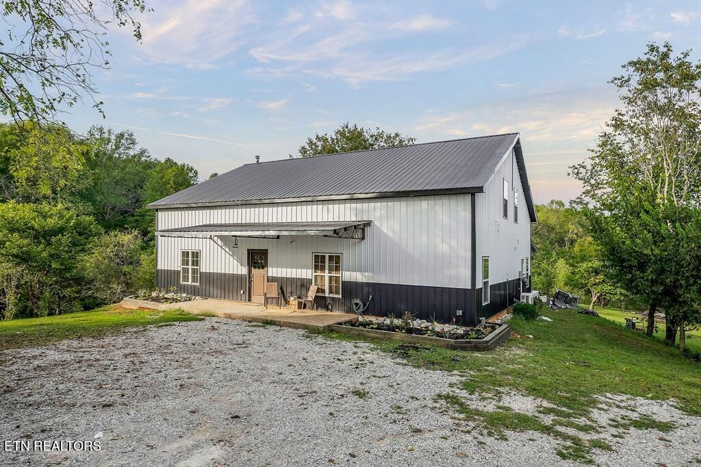 1425 Moodyville Loop