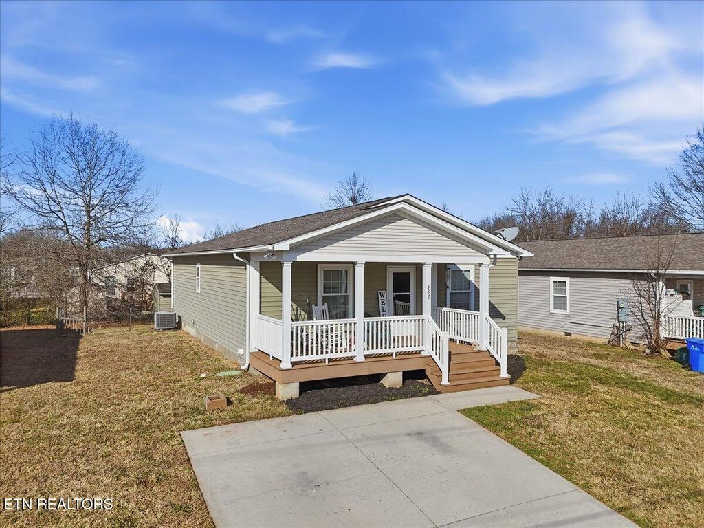 Photo of 337 E Bell St, Alcoa, TN 37701 (MLS # 1325175)