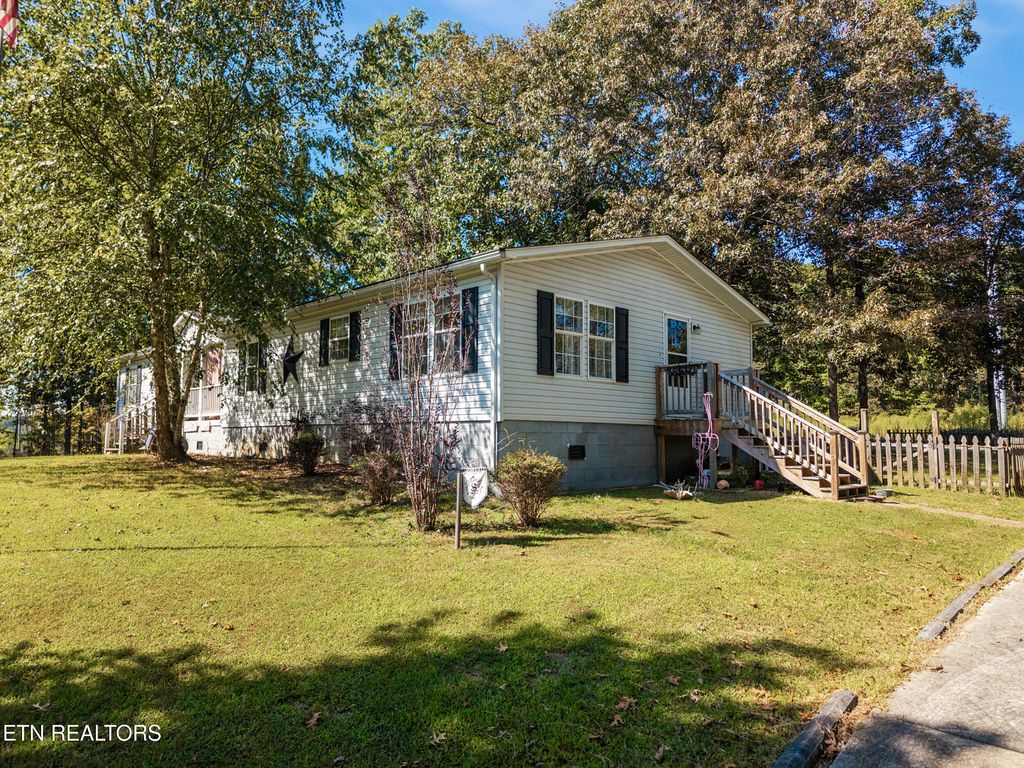 Photo of 386 Dale Drive, Rockwood, TN 37854 (MLS # 1318425)