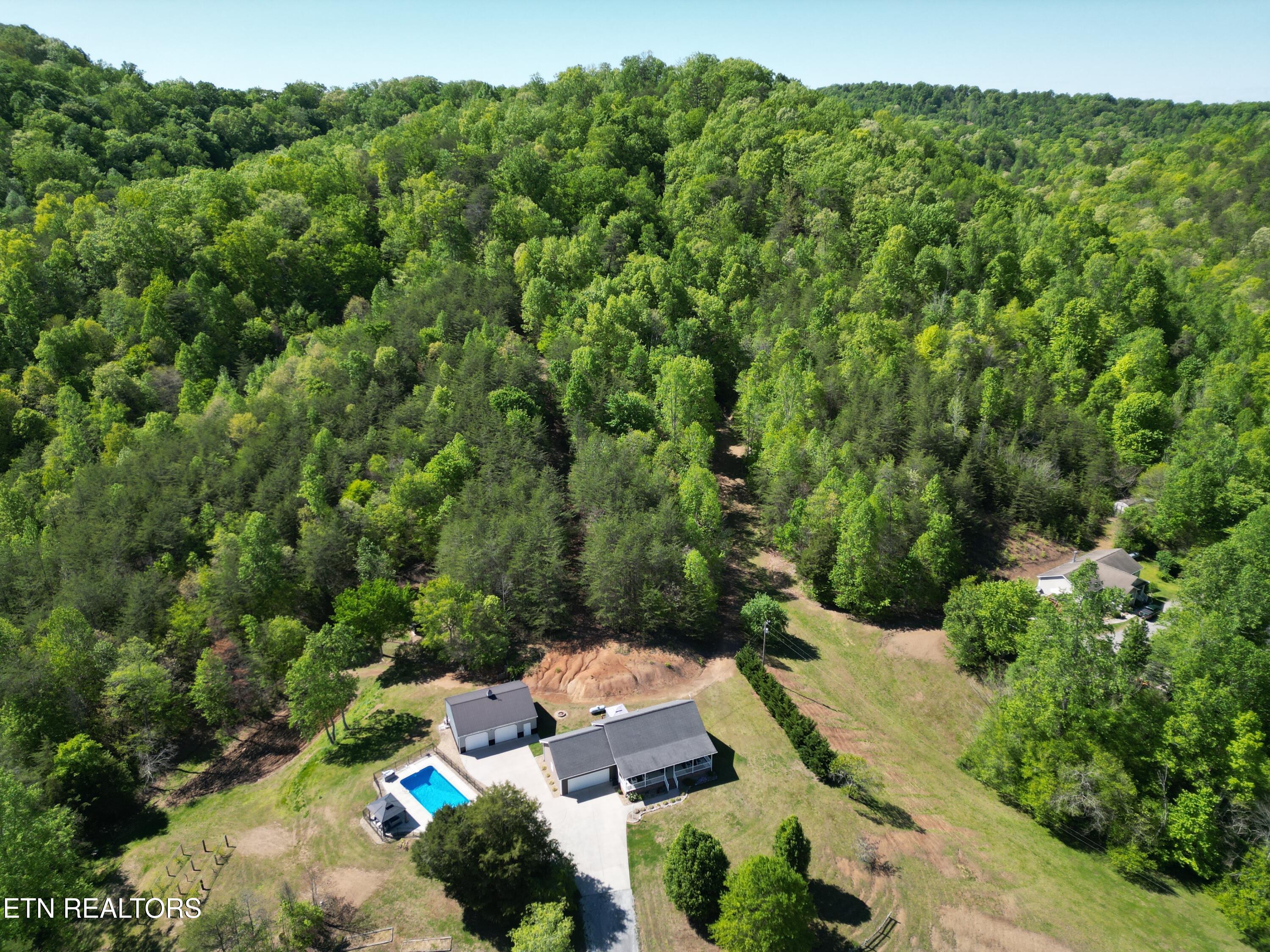233 Tudor Hollow Rd