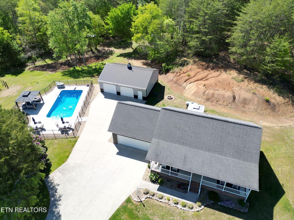 Photo of 233 Tudor Hollow Rd, Andersonville, TN 37705 (MLS # 1340042)